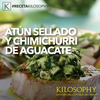 Atun sellado y chimichurri de aguacate